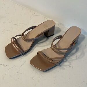 Sandal - nude heel